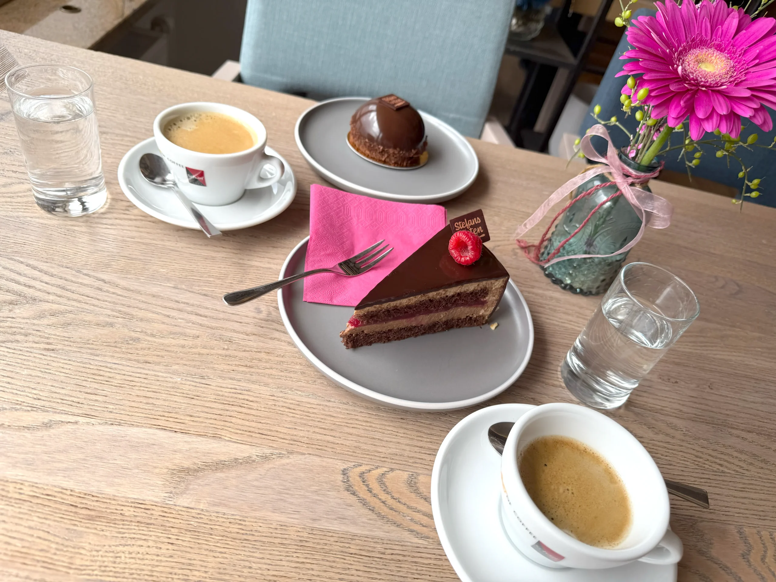 Kaffee & hausgemachte Torten – Genussmomente im Stefans Café