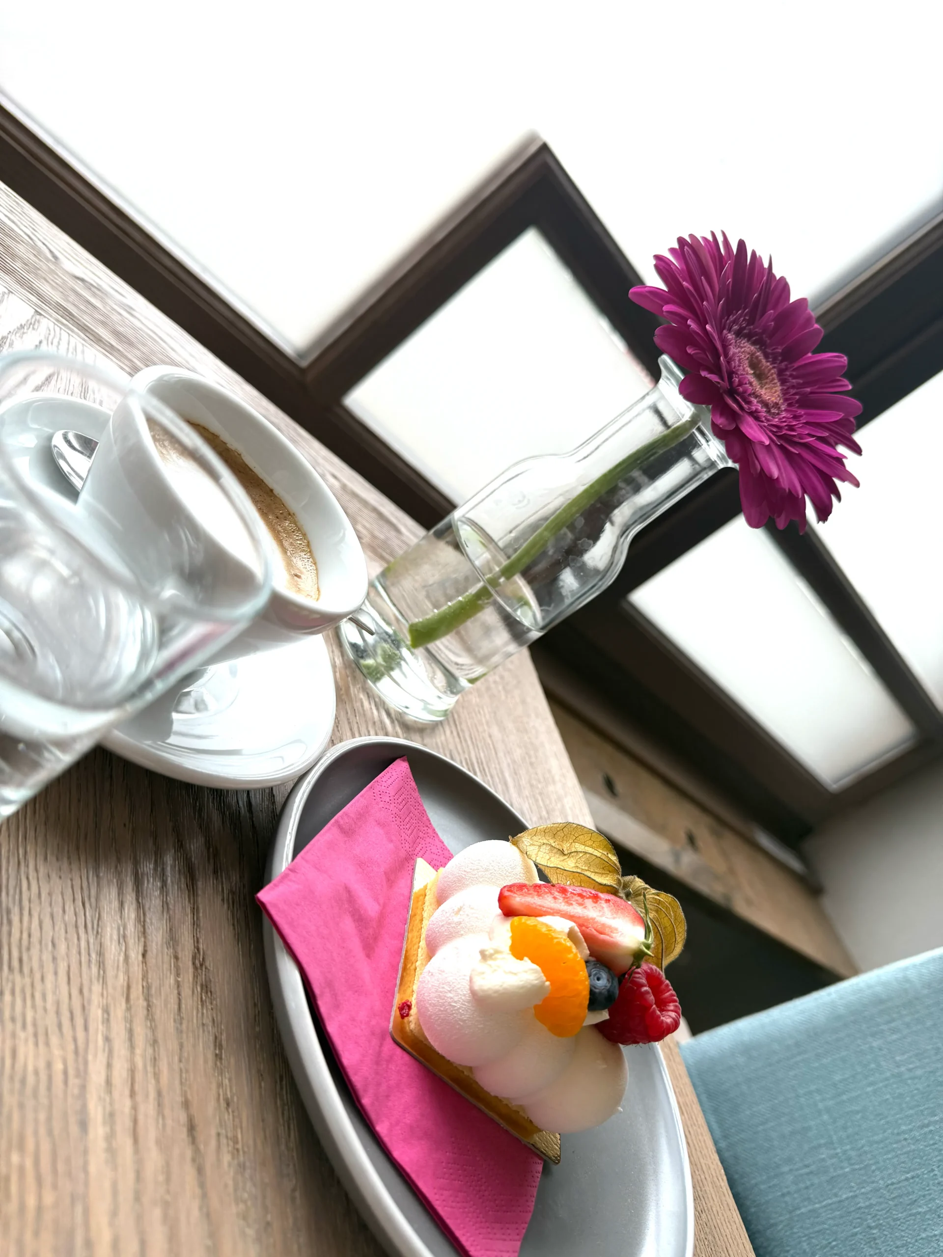 Kaffee & hausgemachtes Törtchen – Genussmomente im Stefans Café